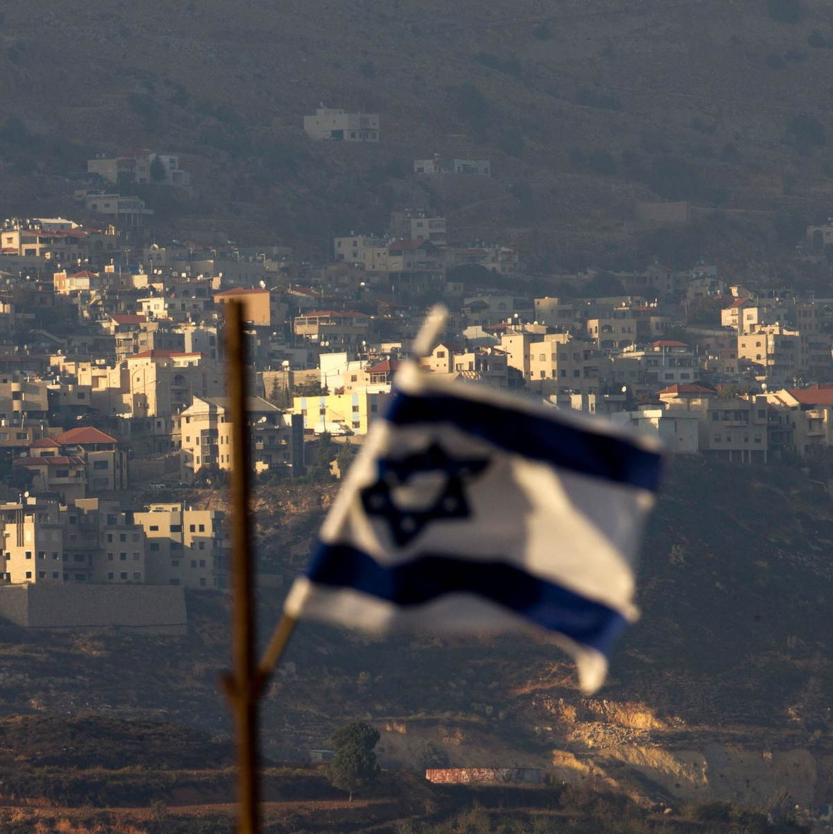Beschuss aus dem Libanon: Raketen wurden auf Ziele in den von Israel besetzten Golanhöhen abgefeuert. - Foto: Ariel Schalit/AP/dpa