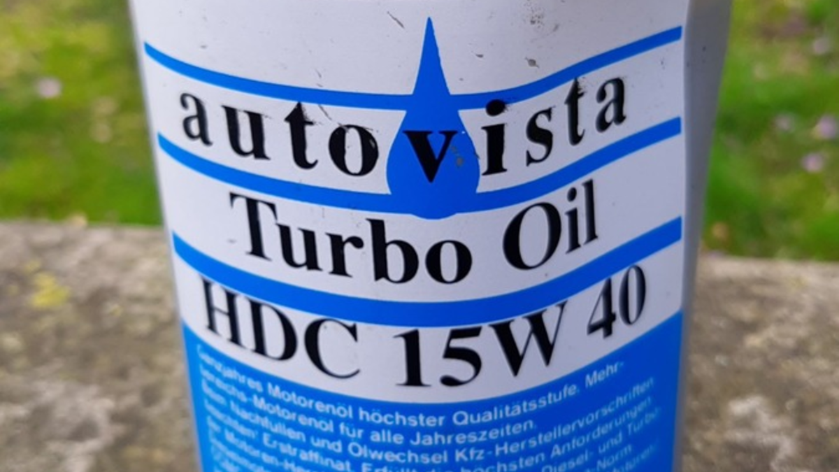 POL-SE: Elmshorn/ L 100 - Polizei sucht Zeugen nach Ablagerung von Motoröl - Foto: presseportal.de