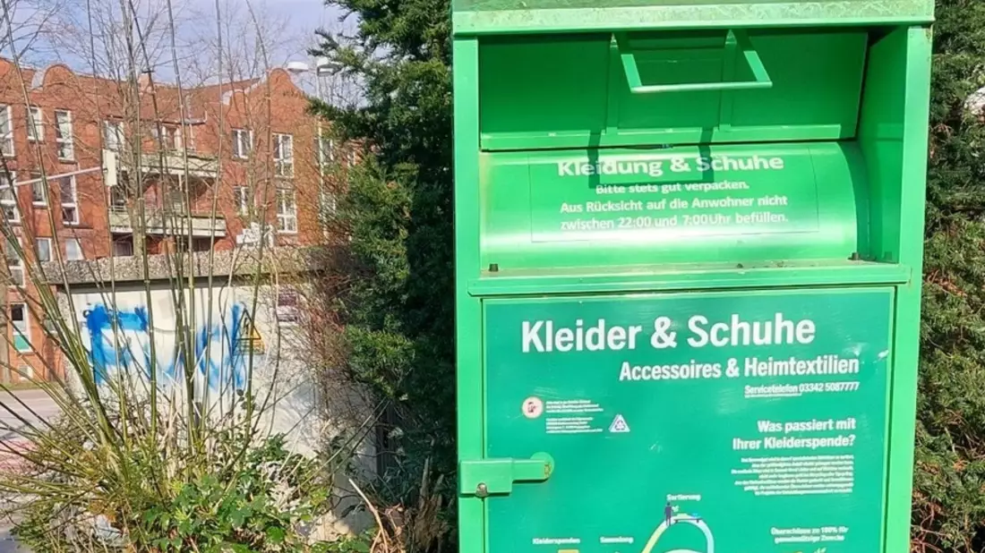 POL-SE: Elmshorn - Polizei sucht Zeugen - Unzulässige Müllablagerung von zwei 10-Liter Kanistern - Bild: presseportal.de