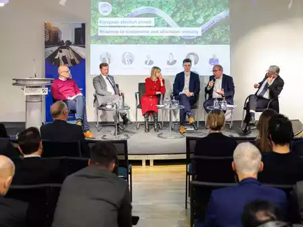 Parlamentarischer Abend des EAC: Diskussion über klimaneutralen Straßenverkehr in der EU - Foto: presseportal.de