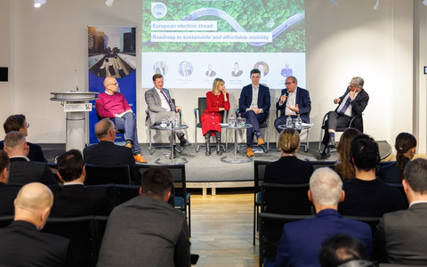 Parlamentarischer Abend des EAC: Diskussion über klimaneutralen Straßenverkehr in der EU - Foto: presseportal.de