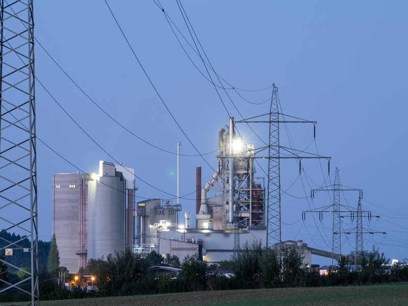Bei sogenannten Klimaschutzverträgen will der Staat zunächst die Mehrkosten für neue, klimafreundlichere Produktionsweisen übernehmen. - Foto: Silas Stein/dpa