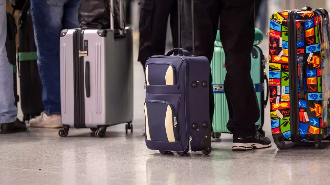 Mit erneuten Warnstreiks gleich mehrerer Berufsgruppen legt die Gewerkschaft Verdi ab Donnerstag wichtige Teile des deutschen Luftverkehrs lahm. - Bild: Thomas Banneyer/dpa