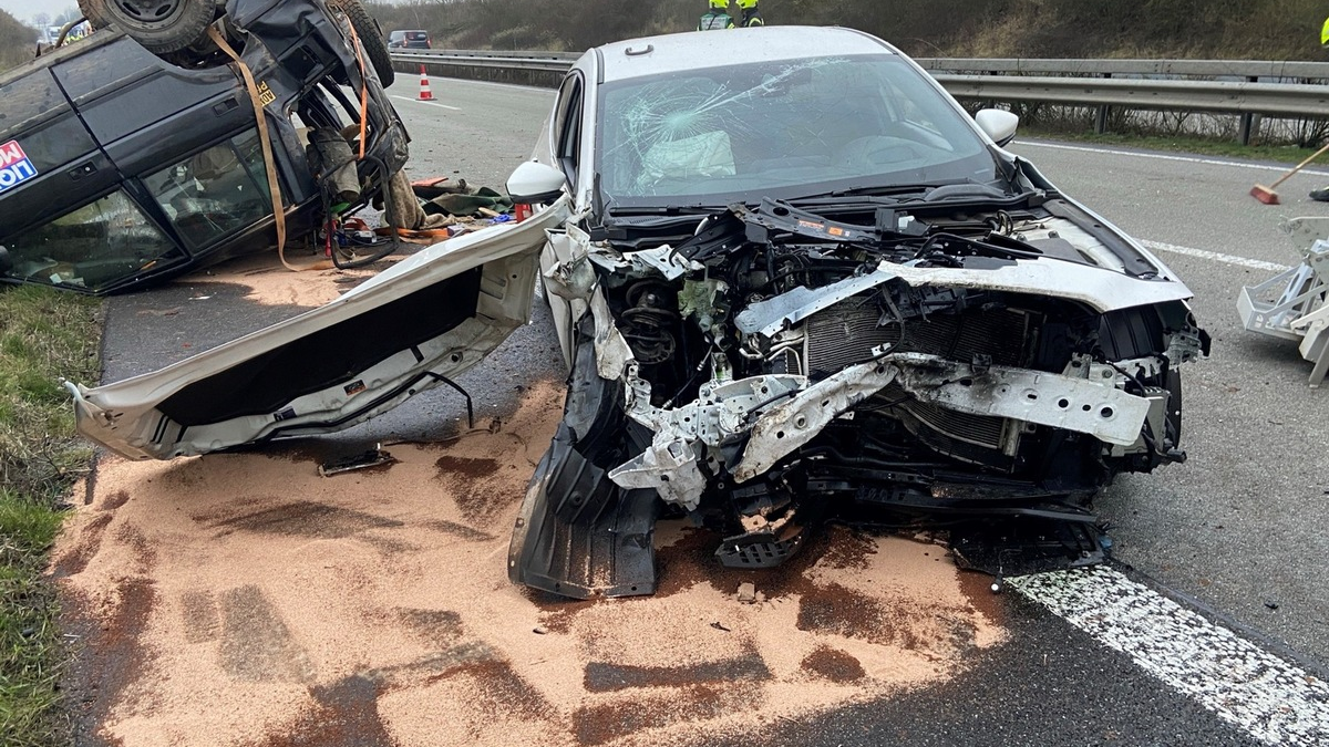 POL-PDKL: Nach Auffahrunfall Pkw überschlagen - Foto: presseportal.de