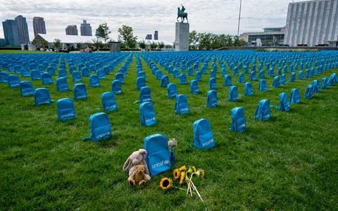Eine von Unicef organisierte Installation in New York veranschaulichte das Ausmaß von Kindersterblichkeit in Konfliktgebieten im Jahr 2018. - Foto: Craig Ruttle/FR61802 AP/dpa