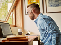 Aufholbedarf: Nur etwa die HÀlfte der deutschen Unternehmen fördert die KI-Kompetenzen ihrer Mitarbeitenden - Foto: presseportal.de