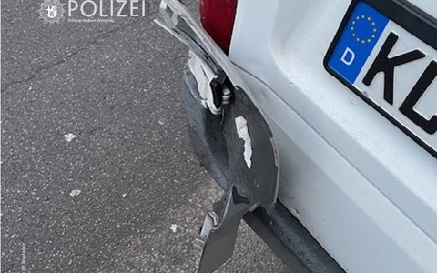 POL-PPWP: Parkendes Auto gerammt und weitergefahren - Foto: presseportal.de