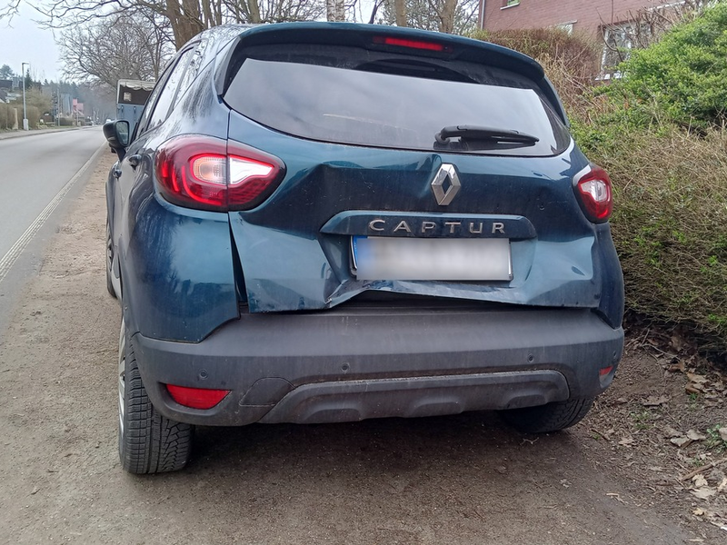 POL-HL: OH-Hutzfeld /// Verkehrsunfallflucht auf dem Parkplatz eines Supermarktes - Foto: presseportal.de
