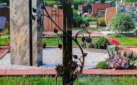 POL-WE: + Grabkreuz in Rockenberg gestohlen + Besitzer von Werkzeugkisten gesucht + Vandalen am Gemeindehaus + Wohnungseinbruch in Bad Vilbel + - Foto: presseportal.de