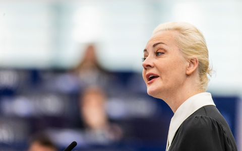 Julia Nawalnaja im Plenarsaal des Europäischen Parlaments in Staßburg. - Foto: Philipp von Ditfurth/dpa
