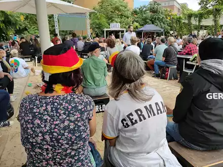 Public Viewing im Berliner Biergarten BRLO (Archiv) - Foto: über dts Nachrichtenagentur