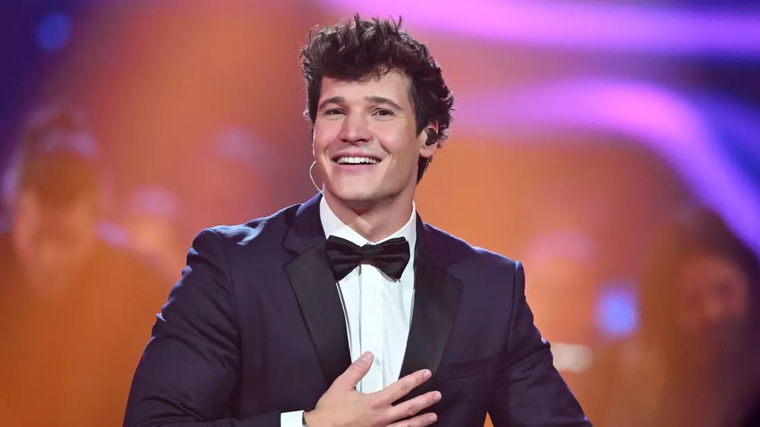 Wincent Weiss ist in der neuen Staffel der Musikshow «The Voice Kids» erneut als Coach dabei. - Bild: Hendrik Schmidt/dpa