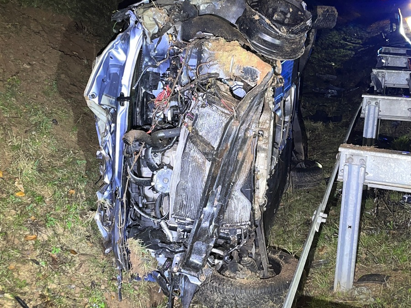 API-TH: Pkw überschlägt sich mehrfach - Foto: presseportal.de