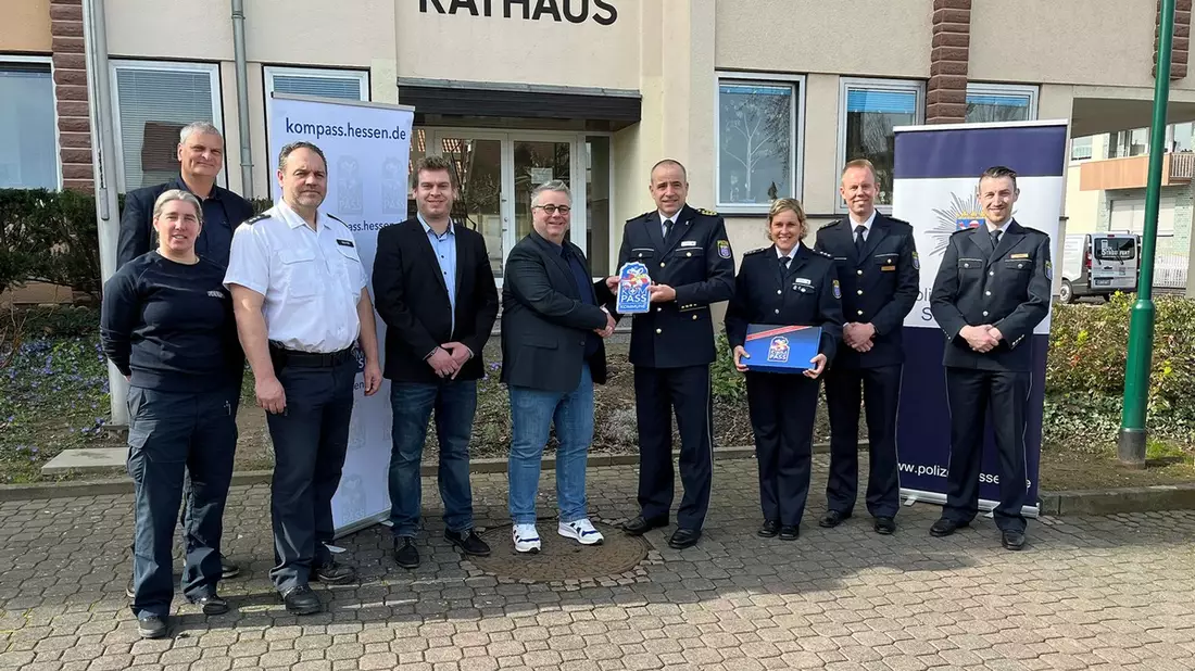 POL-DA: Münster: Polizeipräsident Björn Gutzeit begrüßt Münster als 15. Kommune im Landkreis Darmstadt-Dieburg in der Sicherheitsinitiative KOMPASS - Bild: presseportal.de