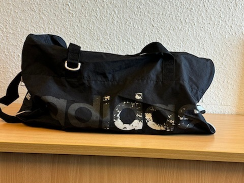 POL-NI: Nienburg- Eigentümer einer Sporttasche gesucht - Foto: presseportal.de