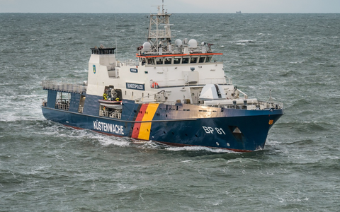 BPOL-CUX: Einsatzschiff BP 81 POTSDAM der Bundespolizei beim Hafengeburtstag Hamburg 2024 dabei - Foto: presseportal.de