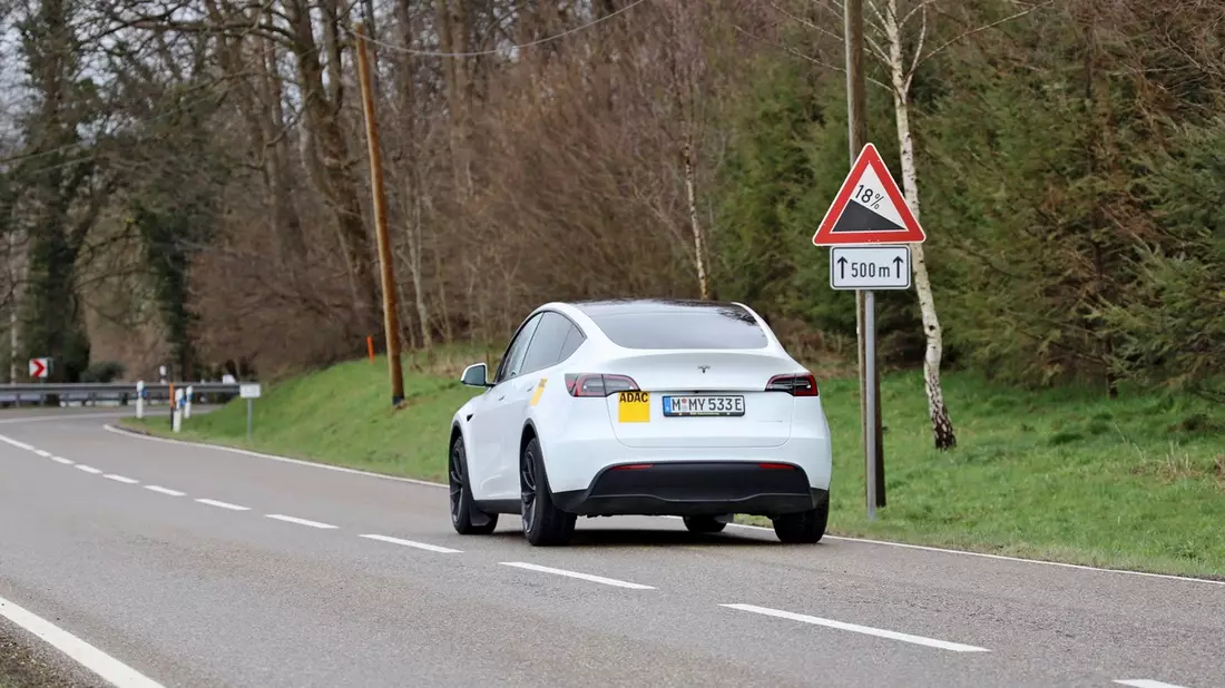 E-Autos gewinnen bis zu 40 Prozent Energie zurück / Rekuperation steigert Effizienz deutlich / Größtes Sparpotenzial im Stadtverkehr / Tipps für Elektroauto-Fahrer - Bild: presseportal.de