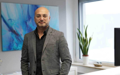 Kenan Kutlu von der Digitalagentur kenmedia: Wie Performance-Marketing in fünf Schritten zum Erfolg führt - Foto: presseportal.de