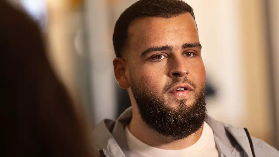Wegen Körperverletzung angeklagt: Rapper Fat Comedy. - Bild: Dieter Menne/dpa