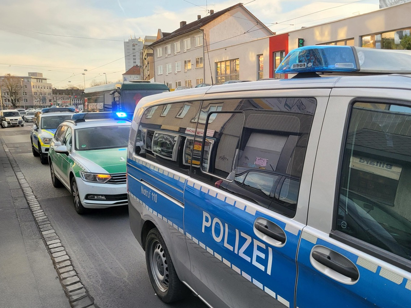 POL-KS: Innenstadtoffensive gegen Kriminalität: Behördenübergreifende Kontrollen von Spielhallen, Gaststätten und Shisha-Bars - Foto: presseportal.de