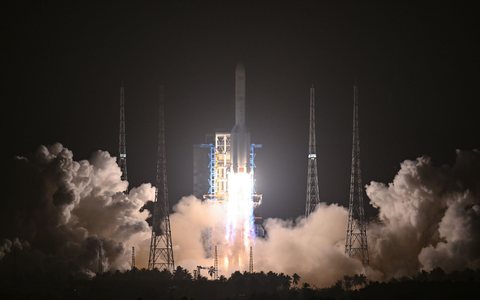 Eine Trägerrakete von Typ Langer-Marsch-5-Y7 startet vom Weltraumbahnhof Wenchang Spacecraft Launch Site in der südchinesischen Provinz Hainan. - Foto: Guo Cheng/XinHua/dpa