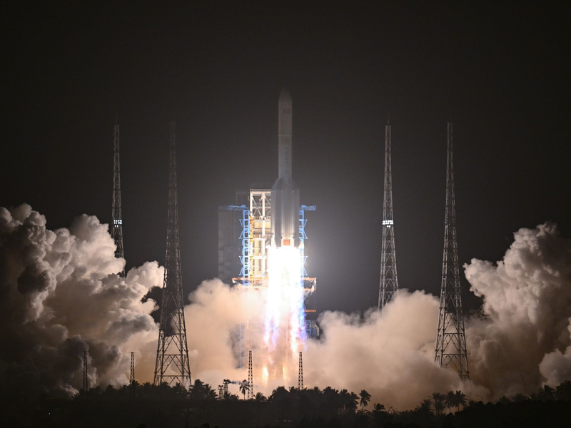 Eine Trägerrakete von Typ Langer-Marsch-5-Y7 startet vom Weltraumbahnhof Wenchang Spacecraft Launch Site in der südchinesischen Provinz Hainan. - Foto: Guo Cheng/XinHua/dpa