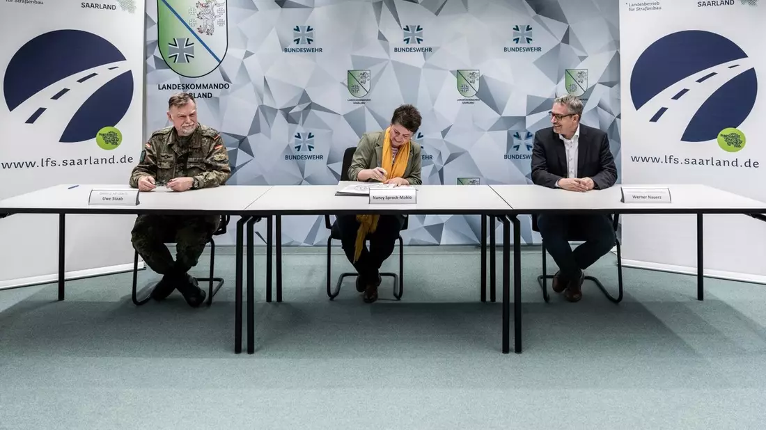 Zeitenwende - Bund und Länder ziehen an einem Strang / Bundesministerium der Verteidigung und Saarland haben Neufassung einer Vereinbarung für einfachere militärische Transporte unterzeichnet - Bild: presseportal.de