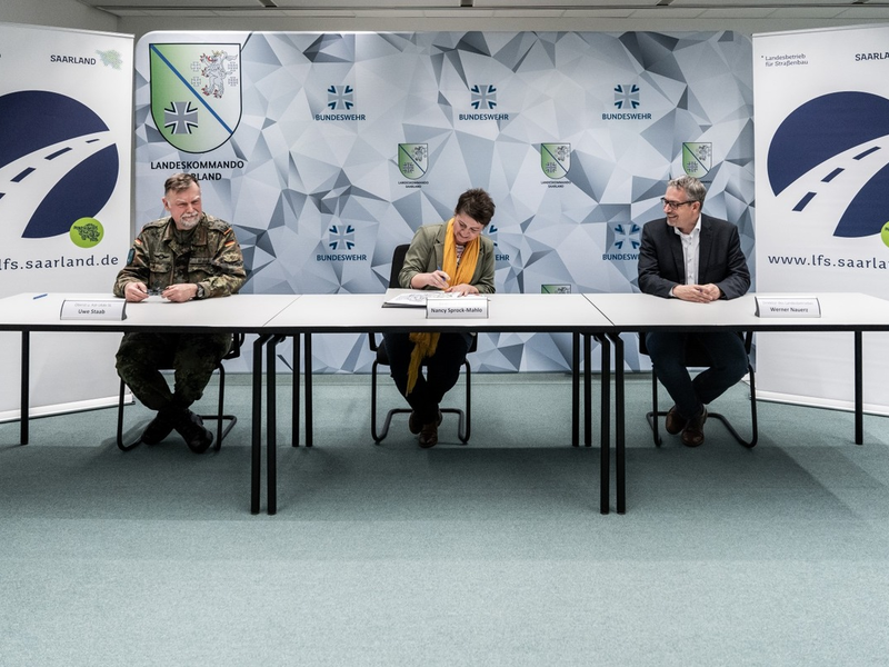 Zeitenwende - Bund und Länder ziehen an einem Strang / Bundesministerium der Verteidigung und Saarland haben Neufassung einer Vereinbarung für einfachere militärische Transporte unterzeichnet - Foto: presseportal.de