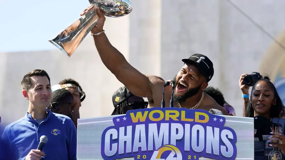 Aaron Donald beendet überraschend seine Karriere. - Bild: Marcio Jose Sanchez/AP/dpa