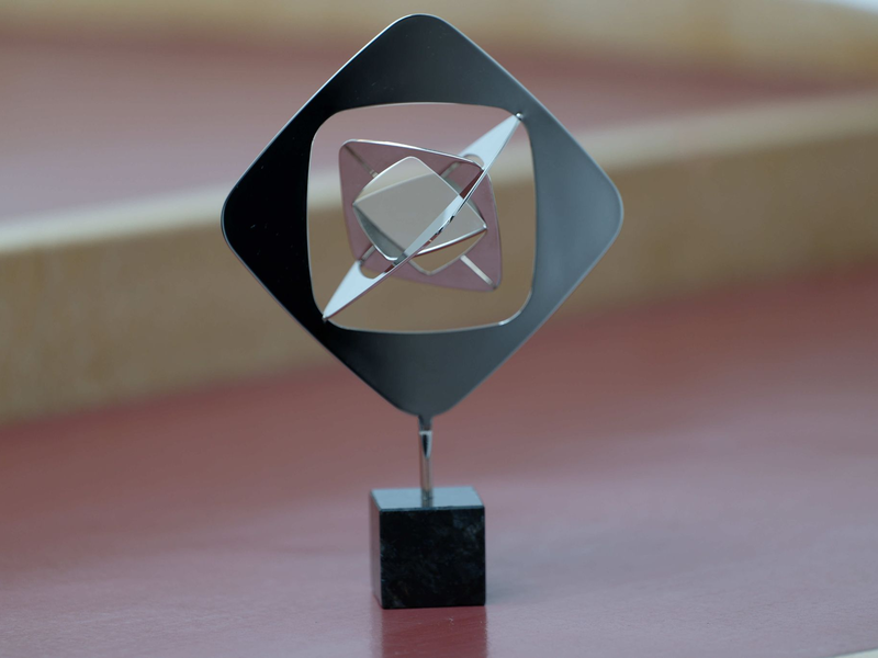 Eine Grimme-Preis Trophäe. Die Preisträger des diesjährigen Grimme-Preises wurden in Marl bekannt gegeben. - Foto: Henning Kaiser/dpa