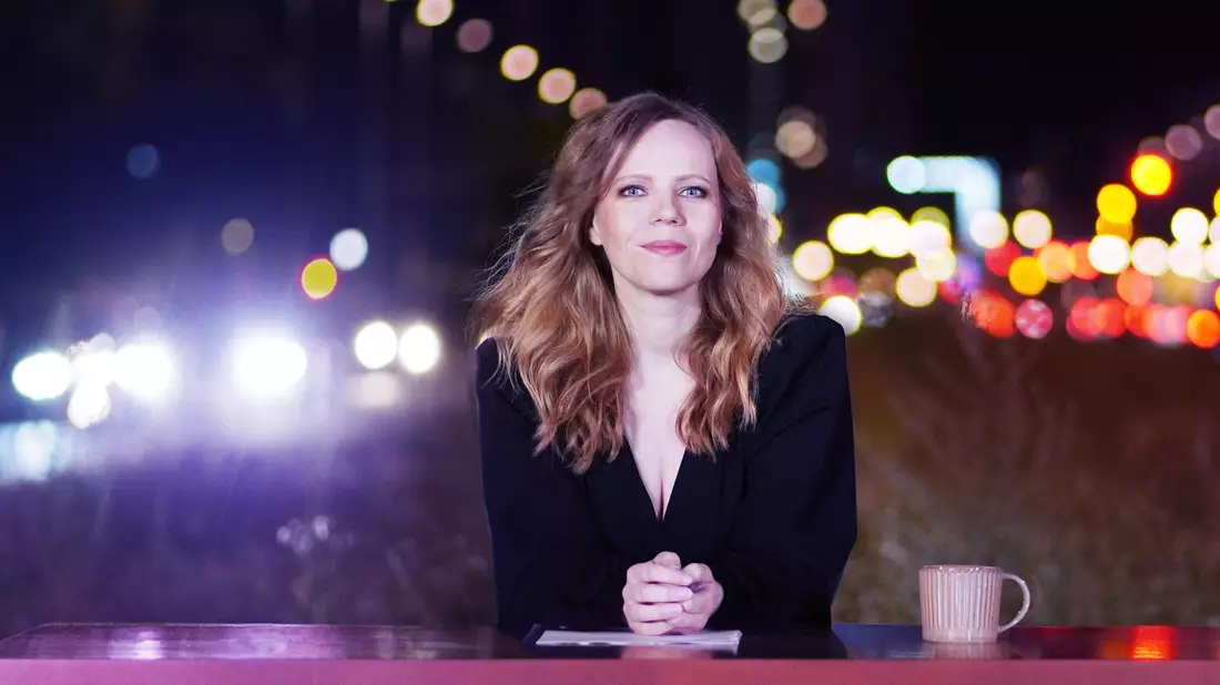 Sarah Bosetti in der «Bosetti Late Night (ZDF/3sat)». Sarah Bosettis Show gewann den Grimme-Preis in der Kategorie Unterhaltung. - Bild: Fabian Maar/ZDF/dpa
