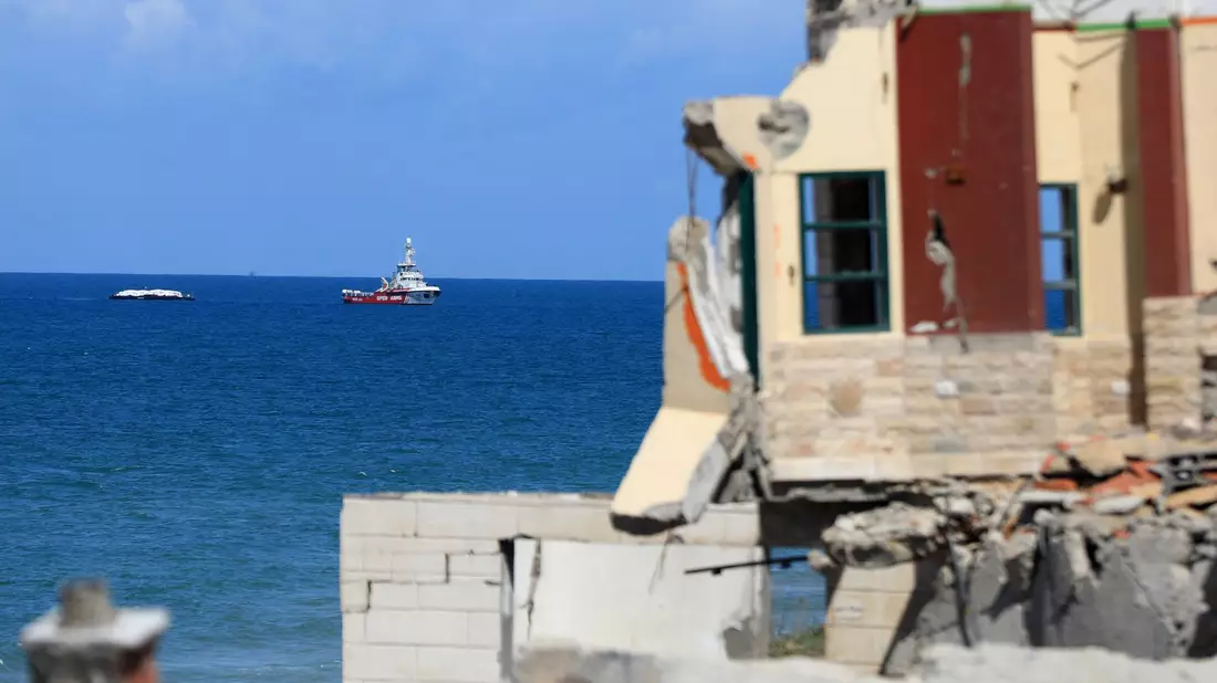 Das Schiff «Open Arms» ankerte vor der Küste des Gazastreifens. - Bild: Rizek Abdeljawad/XinHua/dpa