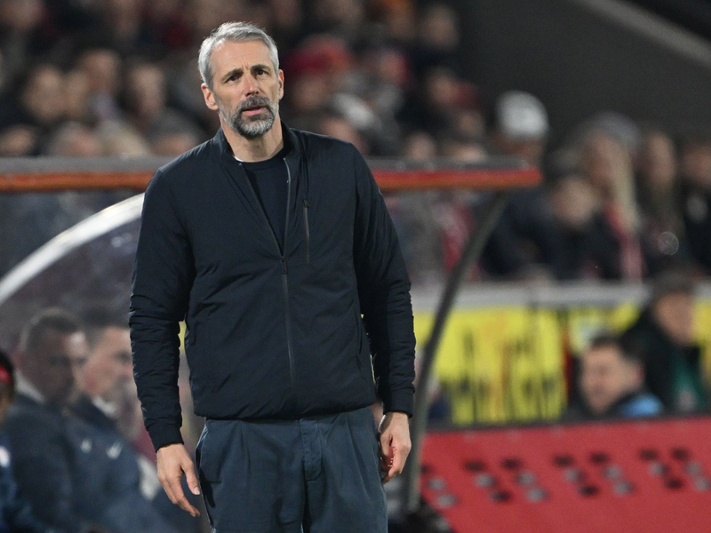 Leipzigs Trainer Marco Rose hat sich zu den Hass-Gesängen gegen Ostdeutschland geäußert. - Foto: Federico Gambarini/dpa