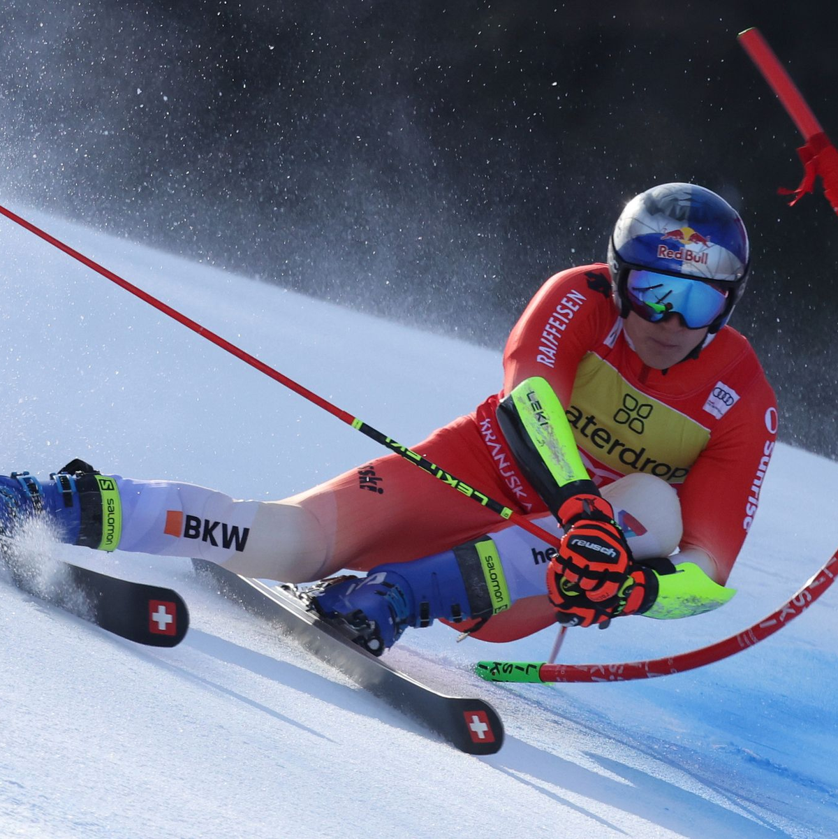 Marco Odermatt schied beim Saisonfinale im zweiten Durchgang aus. - Foto: Marco Trovati/AP/dpa
