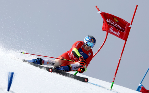 Marco Odermatt schied beim Saisonfinale im zweiten Durchgang aus. - Foto: Marco Trovati/AP