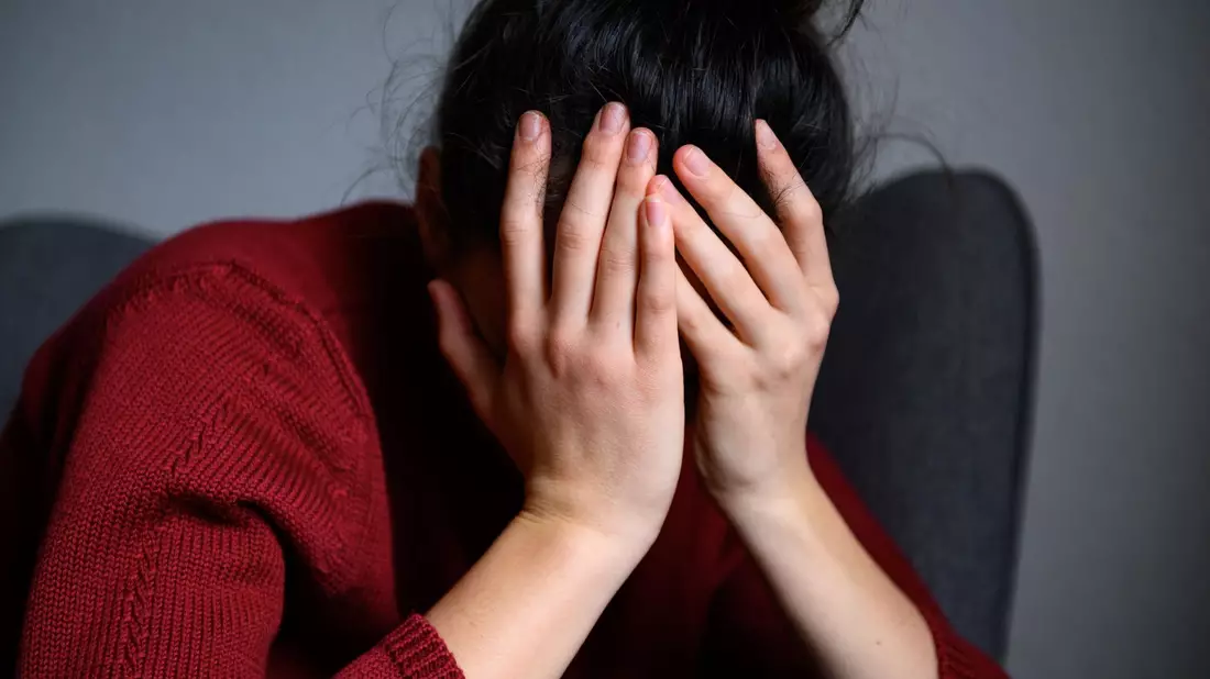 Anlass der jährlichen Umfrage ist die Zunahme psychischer Erkrankungen in den vergangenen Jahren, die für Versicherer finanzielle Folgen hat. - Bild: Jonas Walzberg/dpa