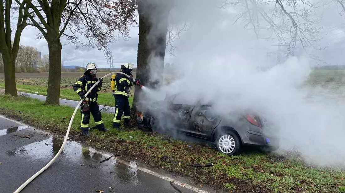 FW Bergheim: Ein Toter bei Unfall auf Landstraße in Bergheim - Bild: presseportal.de