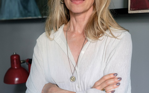 Bettina Rust: Allein mit schrecklichen Dämonen / Die Moderatorin und Podcasterin im Interview mit der Apotheken Umschau über jahrelange Migräne - Foto: presseportal.de