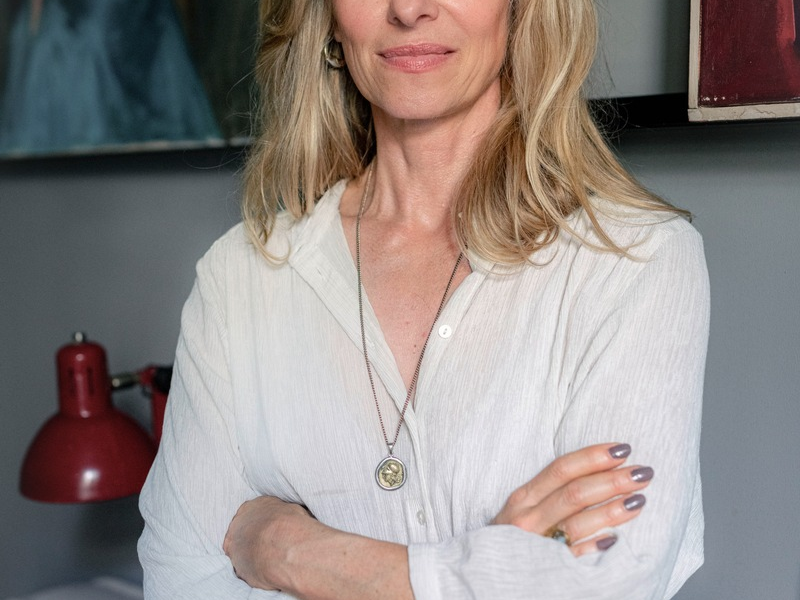 Bettina Rust: Allein mit schrecklichen Dämonen / Die Moderatorin und Podcasterin im Interview mit der Apotheken Umschau über jahrelange Migräne - Foto: presseportal.de