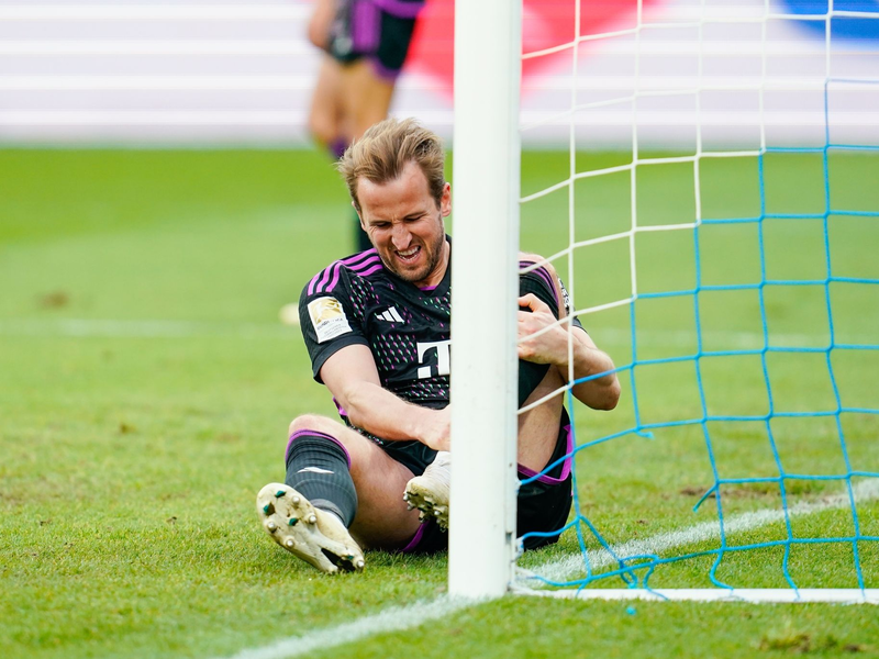 Bayerns Harry Kane ist beim Spiel gegen Darmstadt umgeknickt. - Foto: Uwe Anspach/dpa