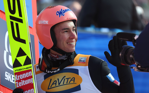 Hat zum dritten Mal nach 2016/17 und 2019/20 den Gesamtweltcup geholt: Skispringer Stefan Kraft aus Österreich. - Foto: Karl-Josef Hildenbrand/dpa Hat zum dritten Mal nach 2016/17 und 2019/20 den Gesamtweltcup geholt: Skispringer Stefan Kraft aus Österreich. - Foto: Karl-Josef Hildenbrand/dpa