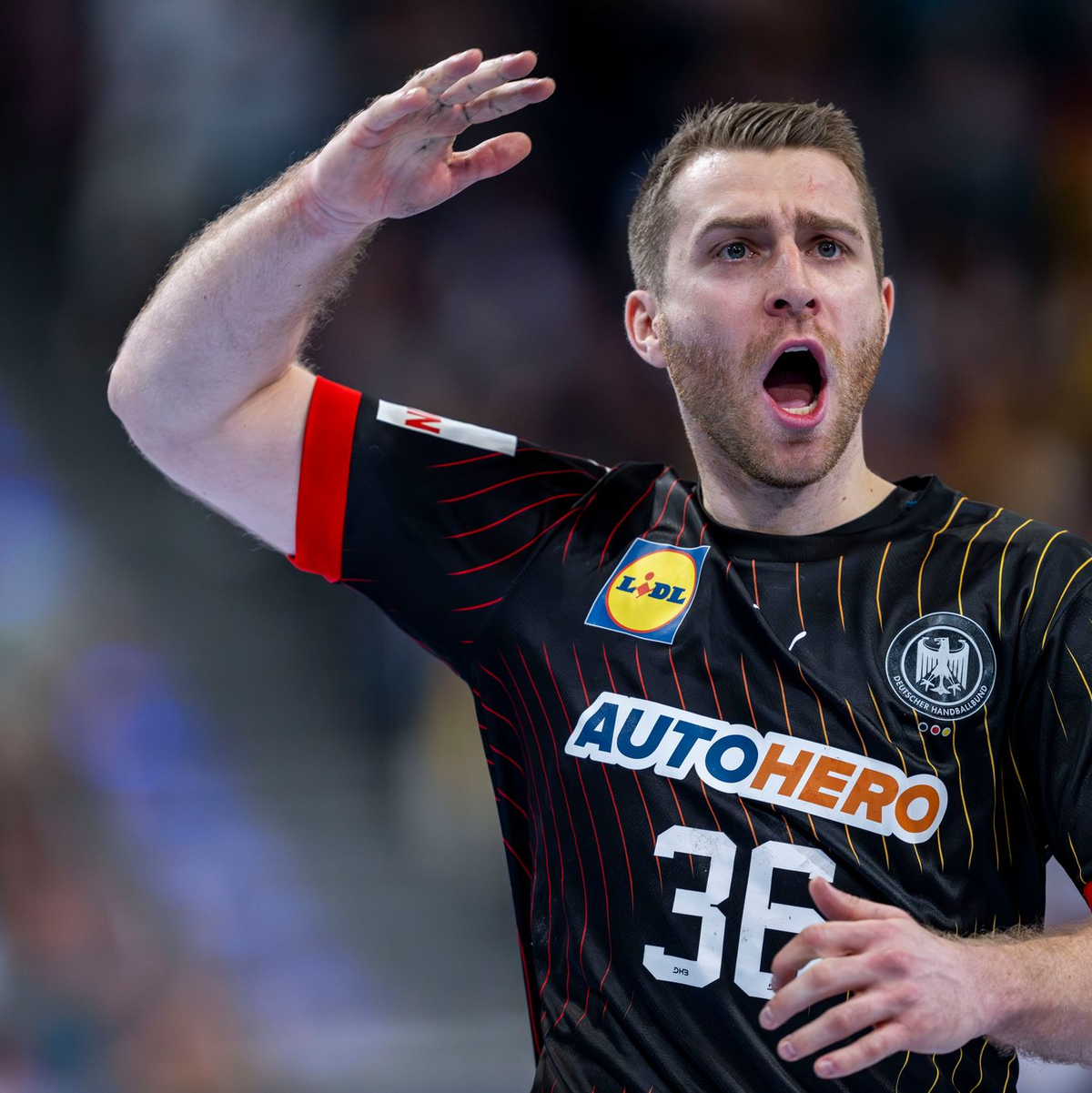 Lukas Mertens und das DHB-Team haben sich die Qualifikation für die Olympischen Spiele gesichert. - Foto: David Inderlied/dpa