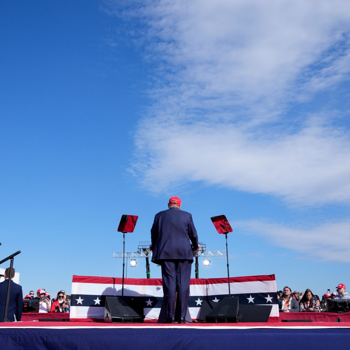 Donald Trump bei der Wahlkampfveranstaltung in Vandalia im US-Bundesstaat Ohio. - Foto: Jeff Dean/AP/dpa