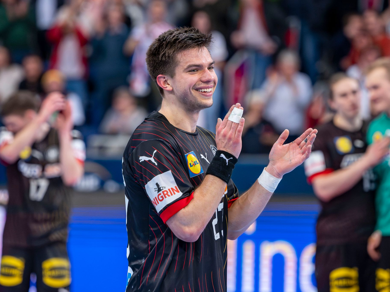 Handball-Nationalspieler Renars Uscins freut sich auf Olympia. - Foto: David Inderlied/dpa