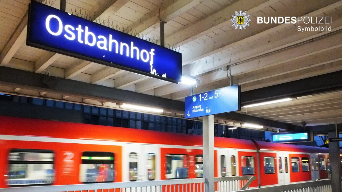 Bundespolizeidirektion München: Attacke mit Pfefferspray / Augen- und Atemwegsreizungen bei Betroffenen - Foto: presseportal.de