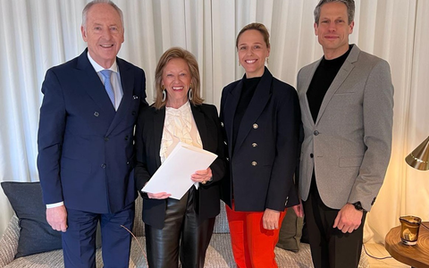 DSR Hotel Holding nimmt weiteres Top-Hotel in die A-ROSA Collection auf: Pachtvertrag für das 5*-Superior Hotel Thurnher's Alpenhof in Zürs am Arlberg unterzeichnet - Foto: presseportal.de