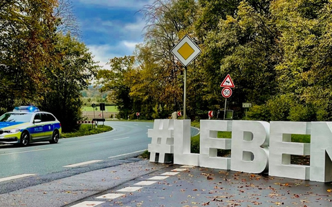 POL-ME: Verkehrsunfallbilanz 2023 - weniger VerunglĂŒckte im StraĂenverkehr im Kreis Mettmann - Kreis Mettmann - 2403069 - Foto: presseportal.de POL-ME: Verkehrsunfallbilanz 2023 - weniger VerunglĂŒckte im StraĂenverkehr im Kreis Mettmann - Kreis Mettmann - 2403069 - Foto: presseportal.de