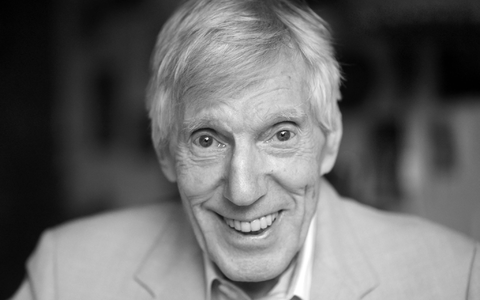 Henry Valentino ist tot. Der Schlagersänger starb im Alter von 95 Jahren. - Foto: Henning Kaiser/dpa Henry Valentino ist tot. Der Schlagersänger starb im Alter von 95 Jahren. - Foto: Henning Kaiser/dpa