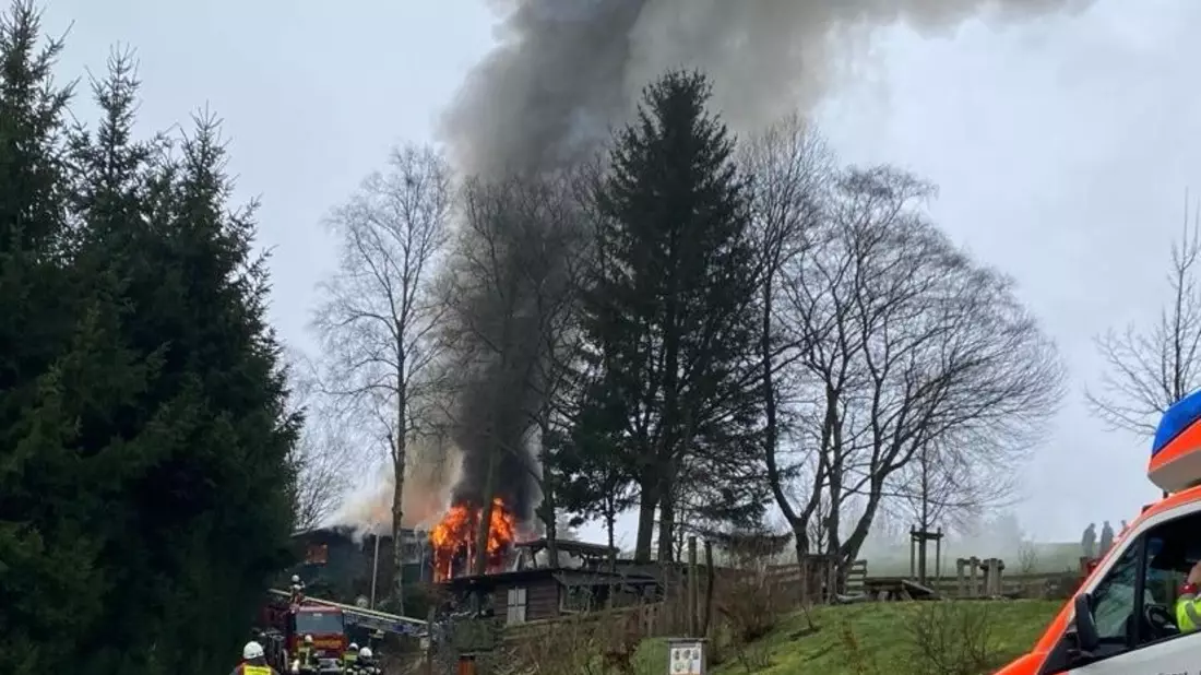 FW Drolshagen: Gebäudebrand in Stupperhof - Bild: presseportal.de