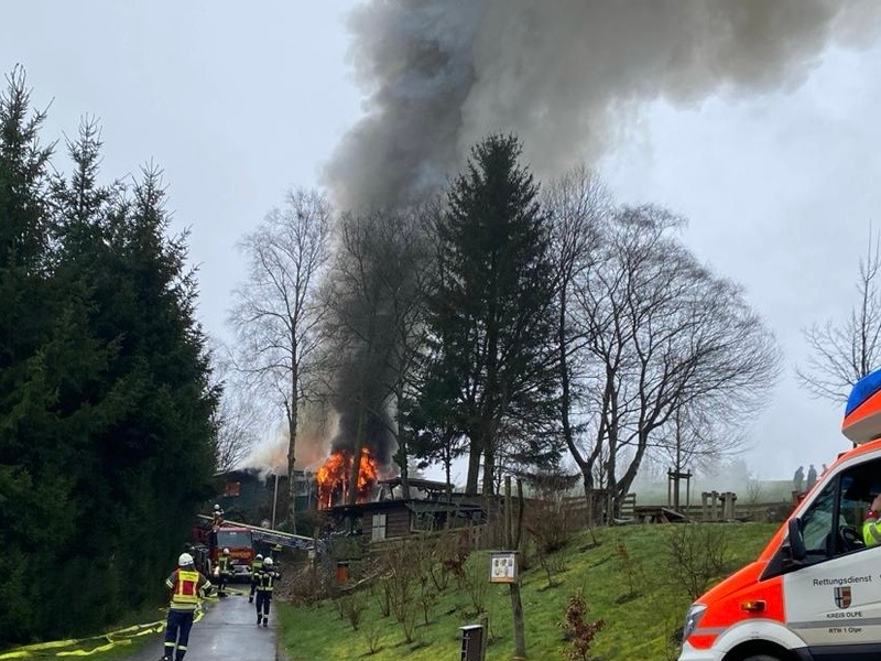 FW Drolshagen: Gebäudebrand in Stupperhof - Foto: presseportal.de